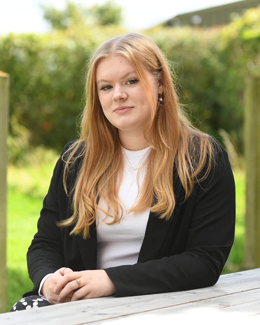 Izzy Beech headshot